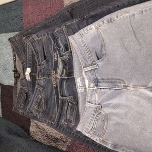 4 pairs of juniors jeans,all size 13